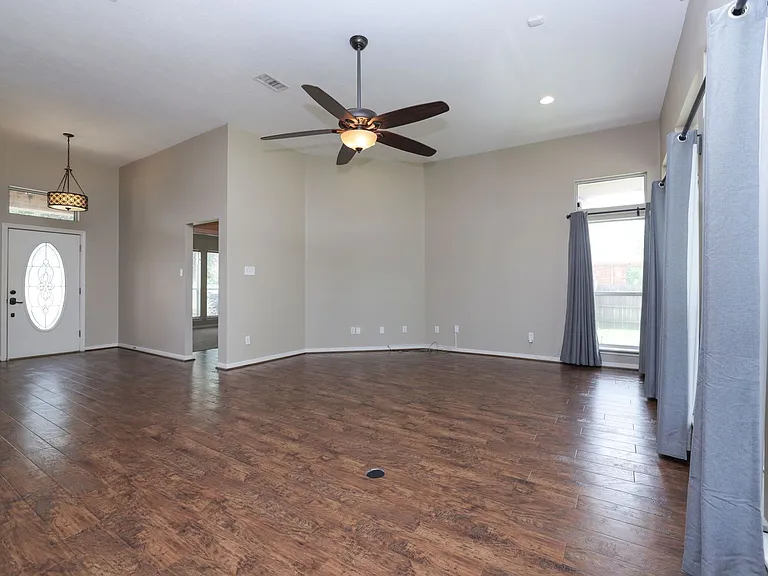105 Lawrence Marshall Dr — Photo 11