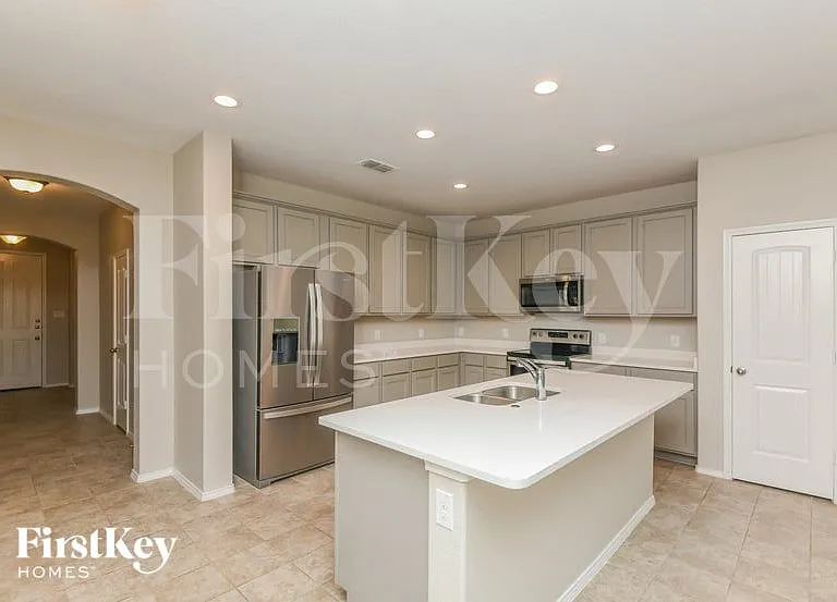 6252 Outrigger Rd — Photo 4