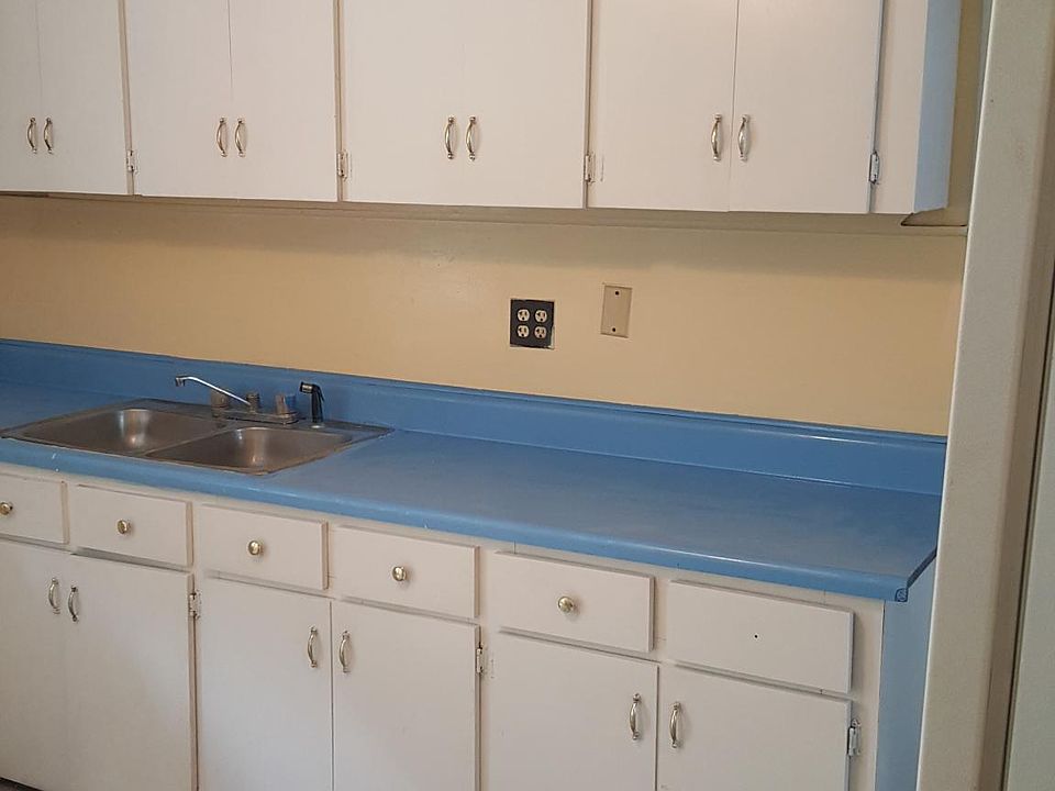 2nd image of 70 Mason St #1