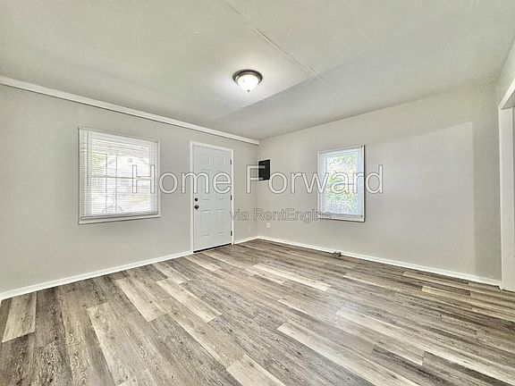3rd image of 180 York St