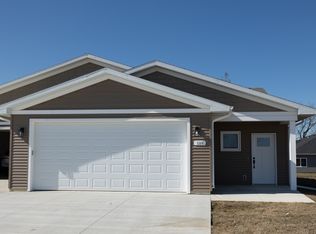 126 Bergen Dr, Waterloo, IA 50701