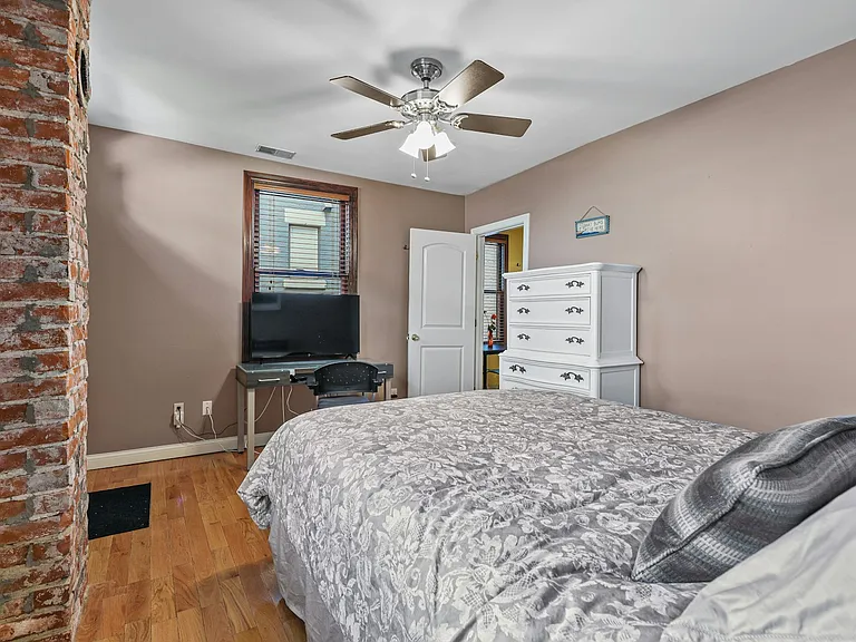 804 Main St — Photo 15