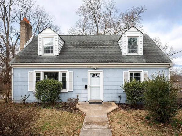 255 Elizabeth Ave, Waynesboro, VA 22980