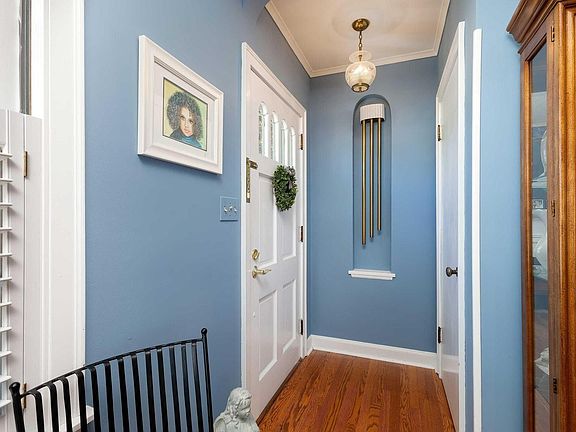5th image of 1824 Kenwood Ave