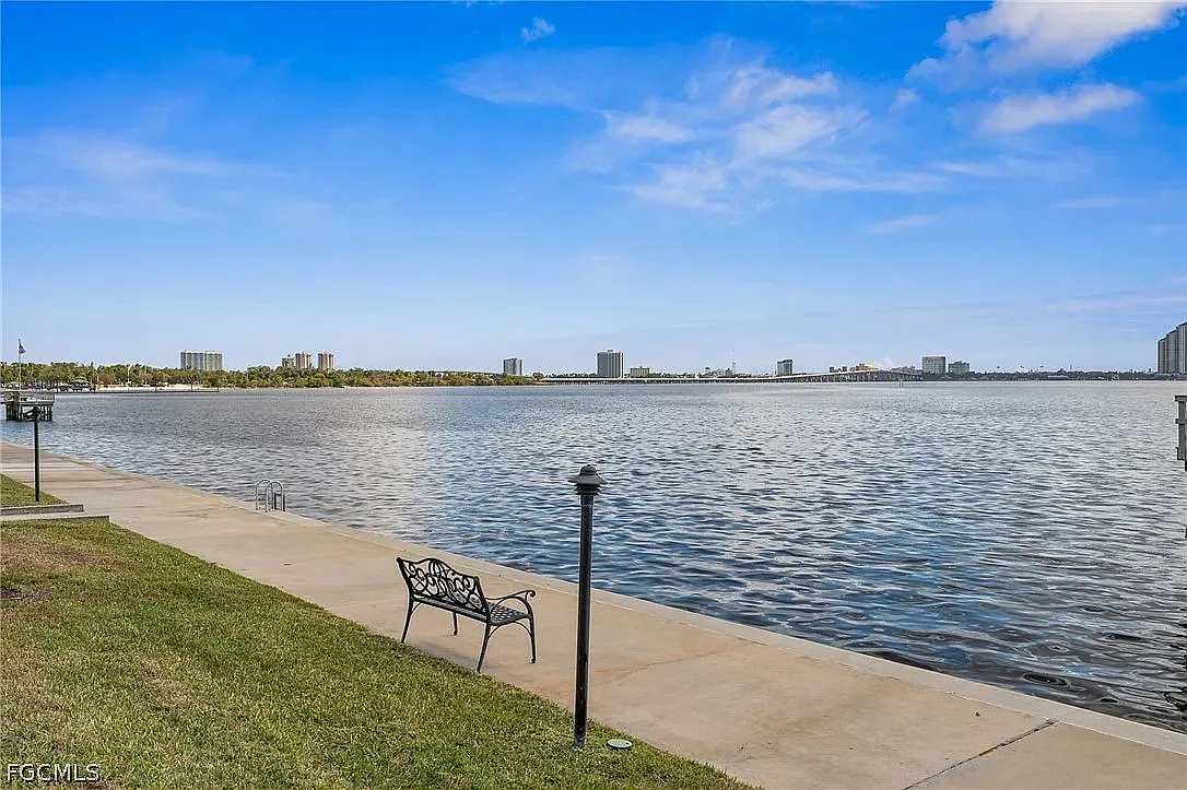 2 bed, 1400 sqft, $1,800 — Photo 4