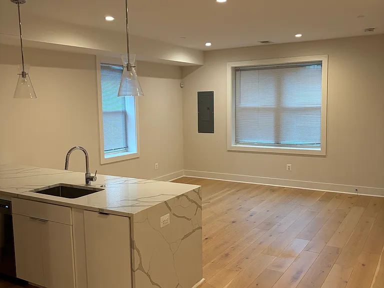 1722 W Virginia Ave NE #2 — Photo 13