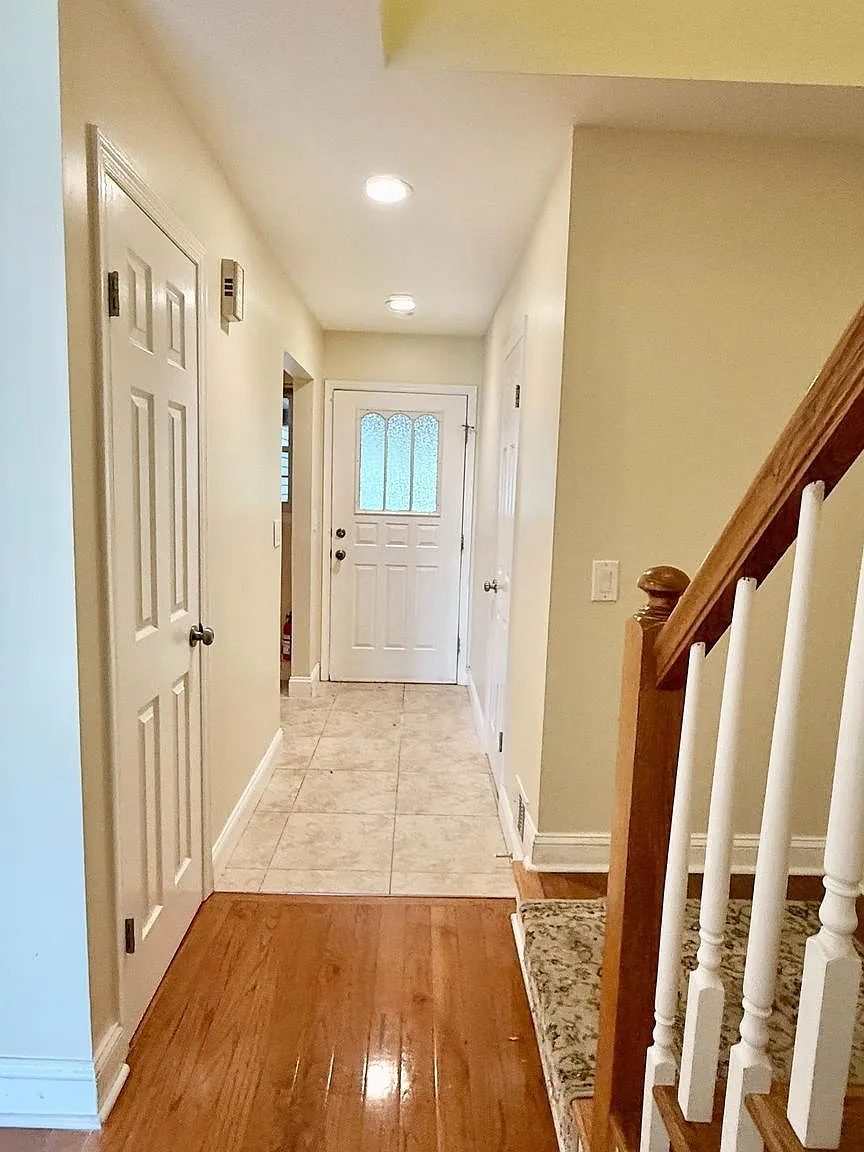 3 bed, 2.5 bath, 1616 sqft, $3,550 — Photo 4