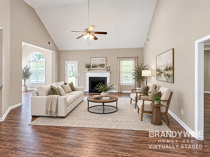 3 bed, 2.0 bath, 1973 sqft, $2,023 — Photo 3