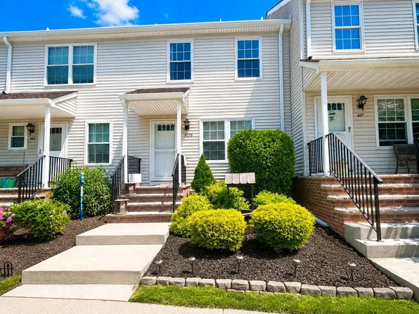 606 Wedgewood Cir, Flemington, NJ 08822