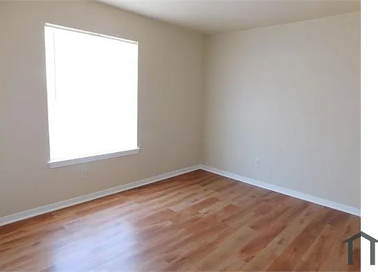 3 bed, 1150 sqft, $995 — Photo 2