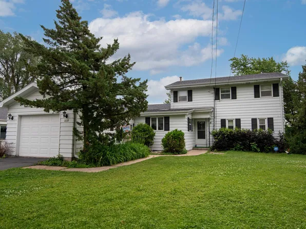 2836 Shorewood Dr, Oshkosh, WI 54901