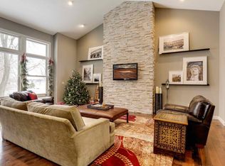 1590 Lake Johanna Blvd, Arden Hills, MN 55112