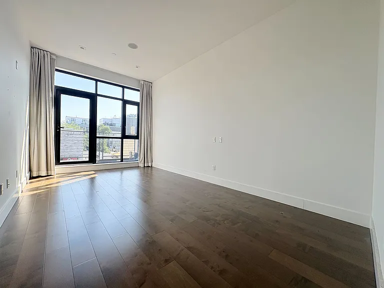 106 N 6th St #2F — Photo 9