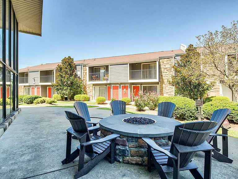 Raintree Apartments — Photo 41