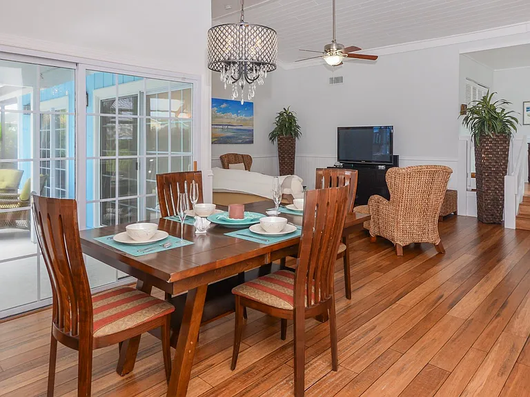 4051 NE Breakwater Dr — Photo 36