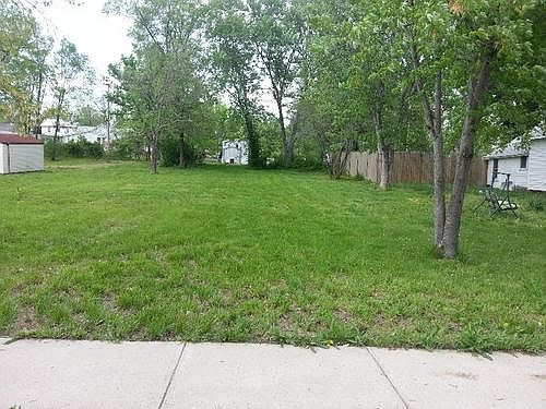 3rd image of 208 W Fite St
