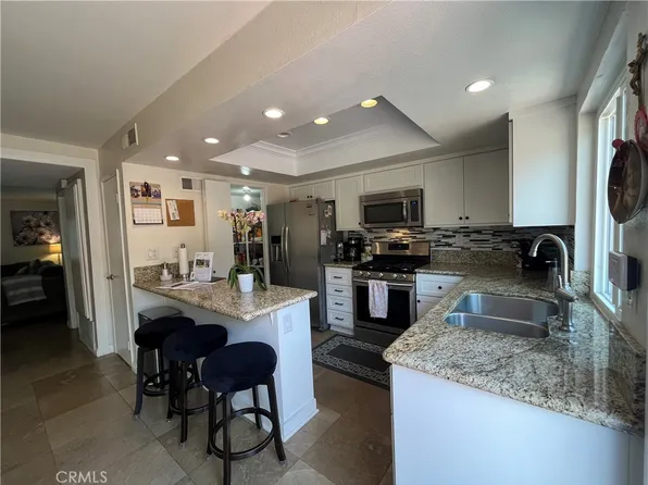 20121 Leadwell St Unit 4, Winnetka, CA 91306