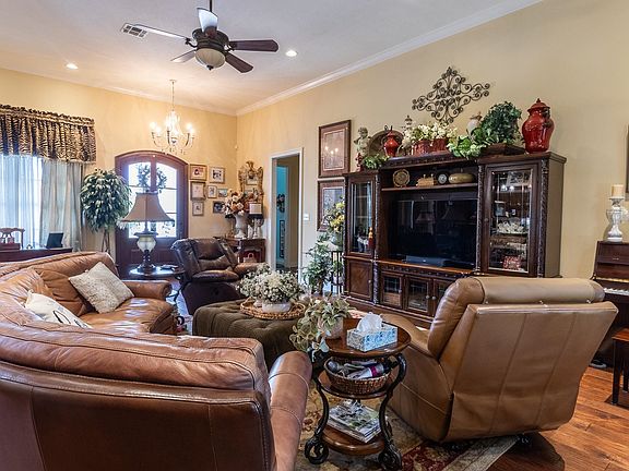 5th image of 4609 Angelle Dr