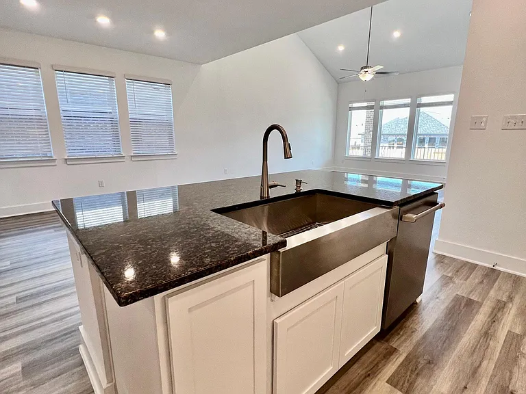 120 Green Knoll Ln — Photo 16