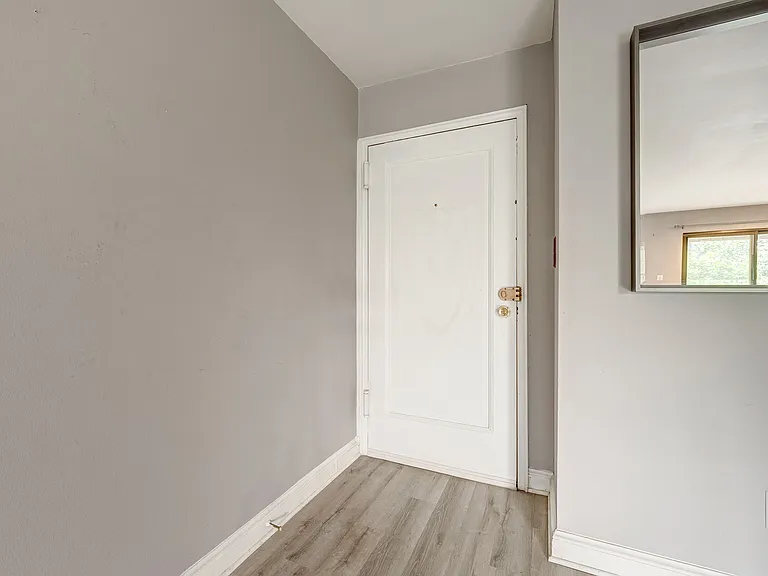 1565 N Colonial Ter #304 — Photo 3