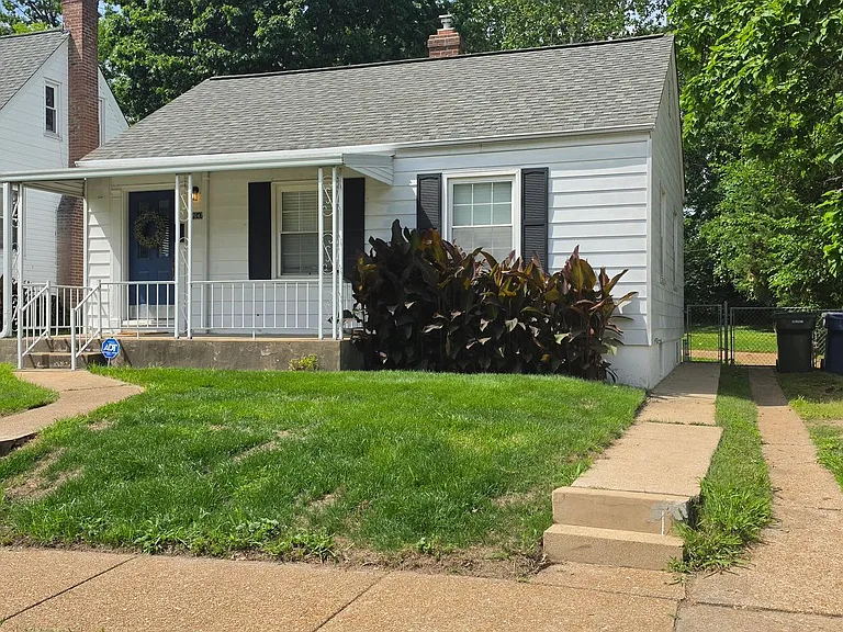 7047 Mardel Ave — Photo 3
