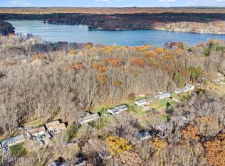 4653 Webberdale Dr, Holly, MI 48442