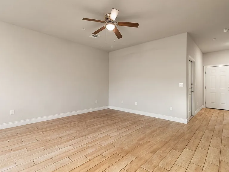 7314 Savannah Brks — Photo 14