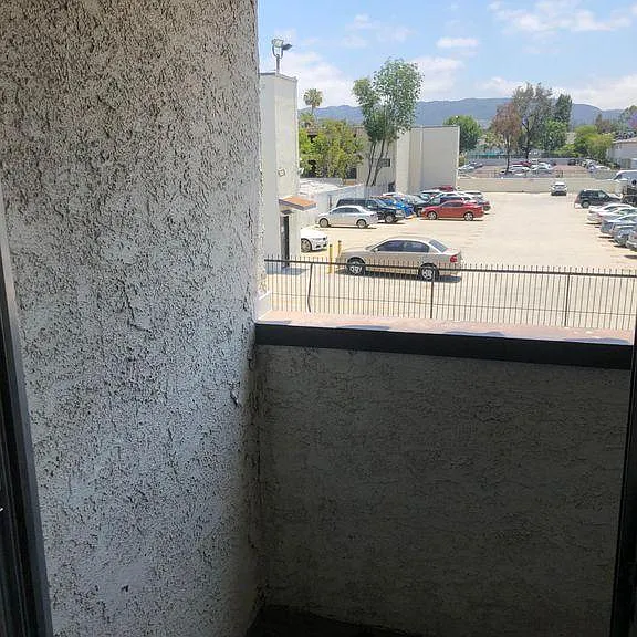 18530 Hatteras St #327 — Photo 10