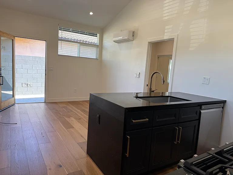 23662 Community St — Photo 7