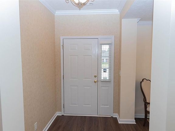 3rd image of 621 Belser Ct