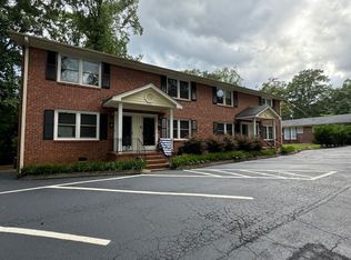 Location - Location - 2 bedrooms - 1.5 Baths, End Unit Townhome with Great Space in the heart of ..., Taylors, SC 29687