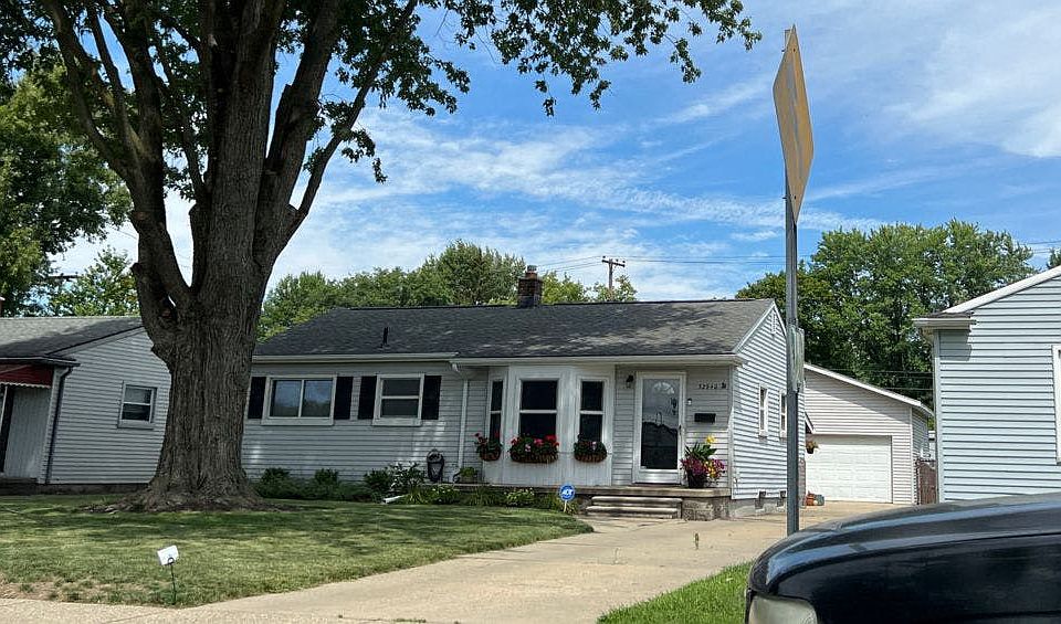 1st image of 32940 Kathryn St