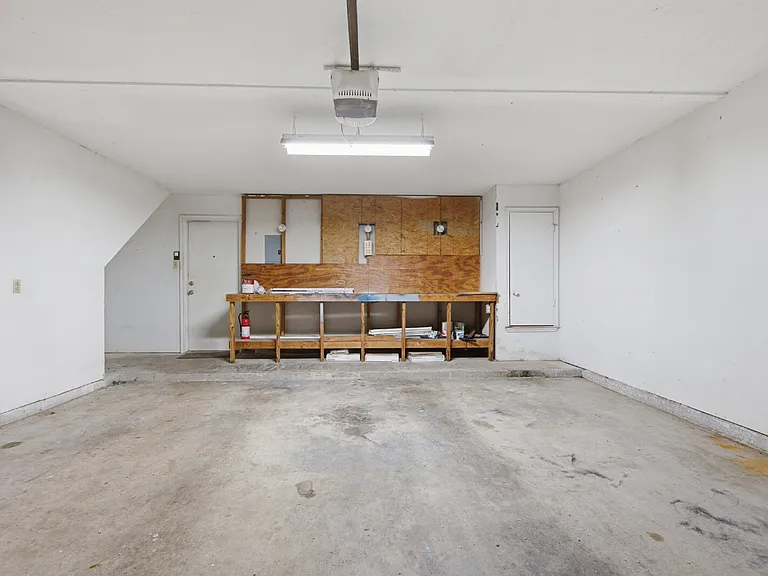6700 Shiner St — Photo 25