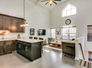321 W Schiller St, Chicago, IL 60610