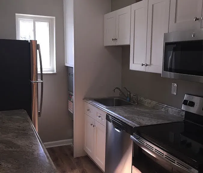 624 West — Photo 10