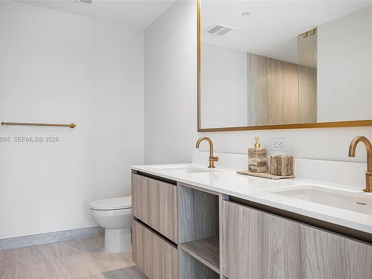 77 SE 5th St #3001 — Photo 9