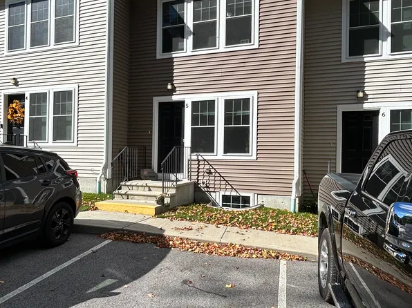 40 Depot St APT 5, Douglas, MA 01516