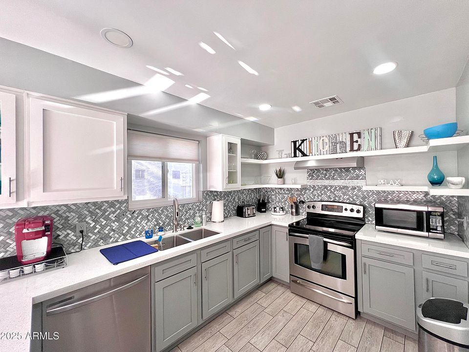 1st image of 850 S RIVER Drive #1085