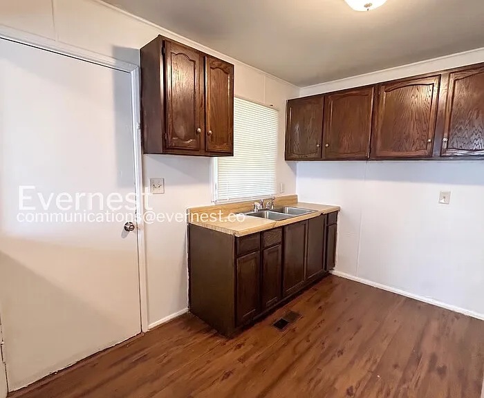1242 Addison Ave — Photo 3