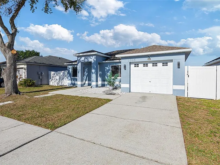1305 Flexford St — Photo 2