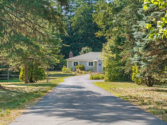 4th image of 10 Town House Road