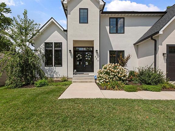 3rd image of 527 W Woodbine Ave