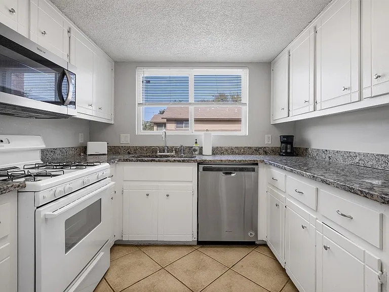 3208 Twinberry Cv #A — Photo 14