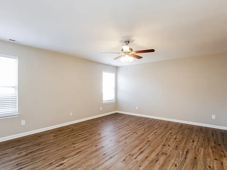 102 Clacton Ct — Photo 13