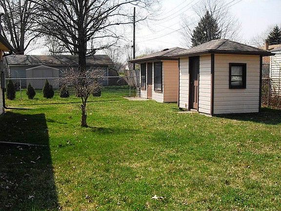 3rd image of 2431 Eisenhower Ave