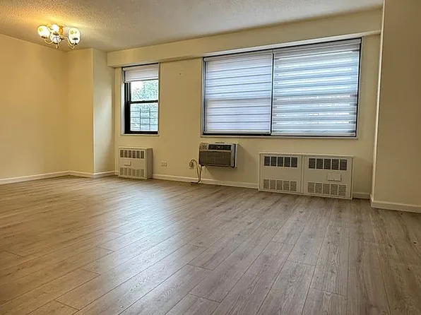 3960 54th St APT 1A, Flushing, NY 11377