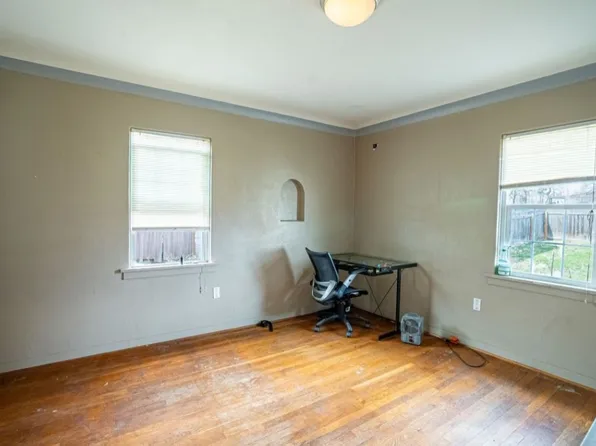 824 6th St, Cheney, WA 99004