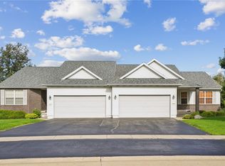 6433 Quail Ridge Dr SW, Cedar Rapids, IA 52404