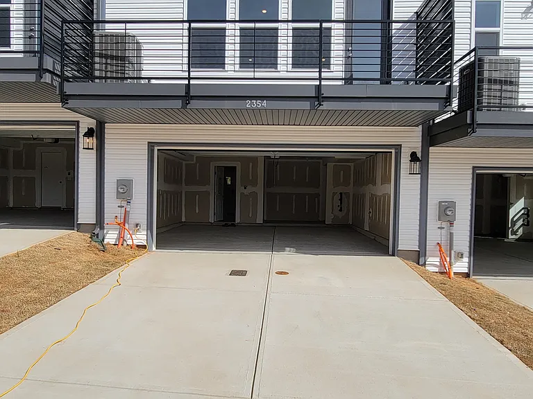 2354 Donnelly Hills Ln — Photo 29