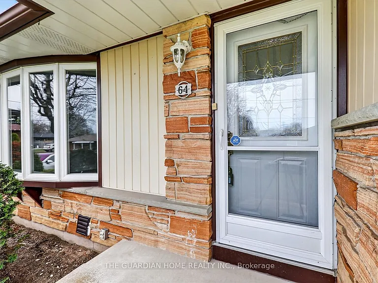 64 Gatineau St #MAIN FL — Photo 4